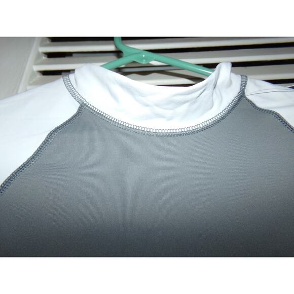 Quicksilver UV‎ Tech mock neck surfing t shirt L Excellent Rashguard - Picture 3 of 5